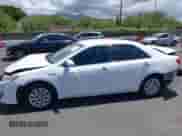 2012 Toyota Camry XLE z VIN 4T1BD1FK8CU058586, wystawiony jako IAAI lot #42463228 z przebiegiem 102 952 mil mil oraz . Historia ofert i sprzedaży dostępna na DreamBid. Obrazek 6.