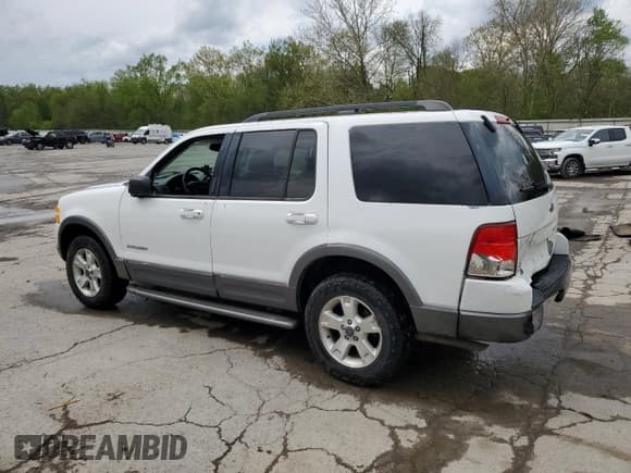 ✅ 2004 Ford Explorer XLT • VIN: 1FMZU63K44UB95915 • Лот: 55612515. Опубликован ранее на Copart с пробегом 177 893 миль. Бесплатный доступ к архиву аукционных продаж из США и подробный отчёт об истории автомобиля на DreamBid. Изображение 2.