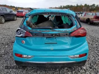 ✅ 2020 Chevrolet Bolt EV Premier • VIN: 1G1FZ6S09L4146869 • Lot: 77655124. Wystawiony na Copart z przebiegiem Nie podano. Bezpłatny archiwum sprzedaży aukcyjnych z USA i szczegółowy raport historii pojazdu na DreamBid. Zdjęcie 6.