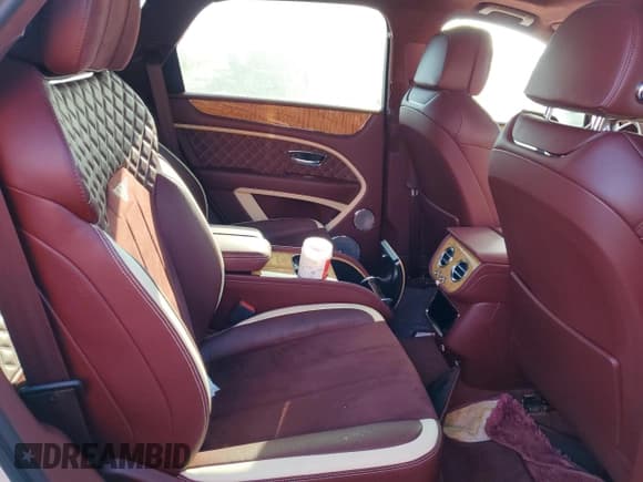 ✅ 2021 Bentley Bentayga Speed • VIN: SJAAR2ZV1MC038279 • Lot: 75237294. Listed on Copart with Not provided. Free auction sales archive from the USA and detailed vehicle history report at DreamBid. Image 10.