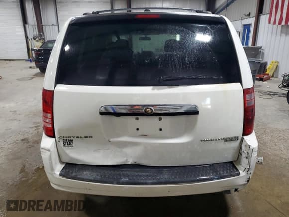 ✅ 2010 Chrysler Town & Country Touring Plus • VIN: 2A4RR8D15AR415282 • Lot: 89908155. Wystawiony na Copart z przebiegiem 176 738 mil. Bezpłatny archiwum sprzedaży aukcyjnych z USA i szczegółowy raport historii pojazdu na DreamBid. Zdjęcie 6.