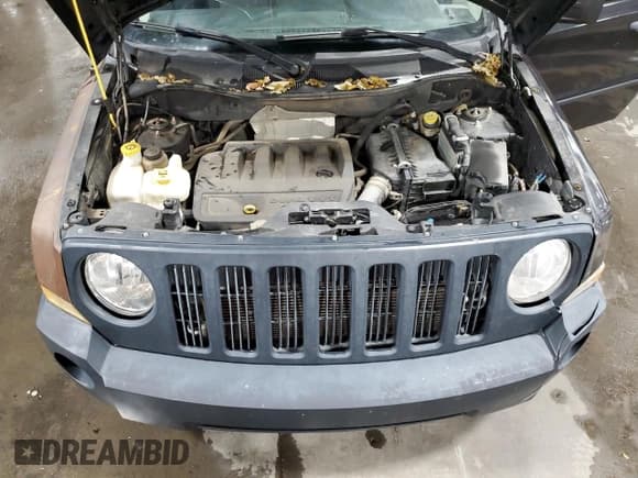✅ 2008 Jeep Patriot Sport • VIN: 1J8FF28W28D651737 • Lot: 91999285. Listed on Copart with 222,897 mi. Free auction sales archive from the USA and detailed vehicle history report at DreamBid. Image 12.