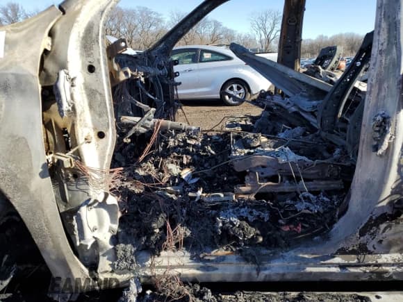 ✅ 2020 Chevrolet Silverado 1500 LTZ • VIN: 3GCUYGEDXLG300904 • Lot: 43413684. Wystawiony na Copart z przebiegiem Nie podano. Bezpłatny archiwum sprzedaży aukcyjnych z USA i szczegółowy raport historii pojazdu na DreamBid. Zdjęcie 7.