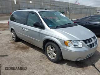 2005 Dodge Caravan SXT z VIN 2D4GP44L85R143476, wystawiony jako IAAI lot #42490390 z przebiegiem 128 448 mil mil oraz . Historia ofert i sprzedaży dostępna na DreamBid. Obrazek 1.
