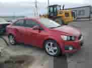 2012 Chevrolet Sonic LTZ z VIN 1G1JE5SBXC4196374, wystawiony jako Copart lot #84453444 z przebiegiem 148 376 mil mil oraz Szkoda całkowita • Salvage title. Historia ofert i sprzedaży dostępna na DreamBid. Obrazek 4.