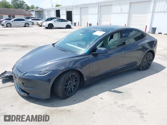 ✅ 2024 Tesla Model 3 • VIN: 5YJ3E1EAXRF864719 • Lot: 42129944. Wystawiony na IAAI z przebiegiem 3 776 mil. Bezpłatny archiwum sprzedaży aukcyjnych z USA i szczegółowy raport historii pojazdu na DreamBid. Zdjęcie 23.