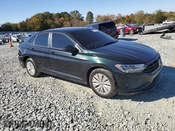 ✅ 2019 Volkswagen Jetta S • VIN: 3VWC57BU9KM214733 • Lot: 87426115. Listed on Copart with 162,419 mi. Free auction sales archive from the USA and detailed vehicle history report at DreamBid. Image 4.