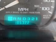 ✅ 2002 GMC Sierra 1500 SLE • VIN: 2GTEC19V621163065 • Лот: 43570609. Опубликован ранее на IAAI с пробегом 186 322 миль. Бесплатный доступ к архиву аукционных продаж из США и подробный отчёт об истории автомобиля на DreamBid. Изображение 16.