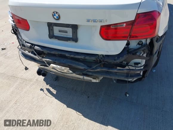 ✅ 2015 BMW 3 Series 328i • VIN: WBA3A5G59FNS90756 • Лот: 43405823. Опубликован ранее на IAAI с пробегом 162 628 миль. Бесплатный доступ к архиву аукционных продаж из США и подробный отчёт об истории автомобиля на DreamBid. Изображение 6.