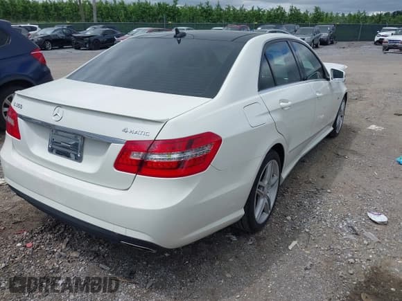 ✅ 2012 Mercedes-Benz E 350 Luxury • VIN: WDDHF8JBXCA631343 • Lot: 42291840. Listed on IAAI with 80,945 mi. Free auction sales archive from the USA and detailed vehicle history report at DreamBid. Image 4.