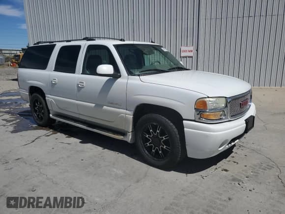 ✅ 2004 GMC Yukon XL • VIN: 1GKFK66U94J290986 • Lot: 69877055. Listed on Copart with 251,360 mi. Free auction sales archive from the USA and detailed vehicle history report at DreamBid. Image 4.