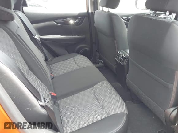 ✅ 2017 Nissan Rogue SL • VIN: JN1BJ1CR2HW103602 • Lot: 42124914. Wystawiony na IAAI z przebiegiem 59 780 mil. Bezpłatny archiwum sprzedaży aukcyjnych z USA i szczegółowy raport historii pojazdu na DreamBid. Zdjęcie 8.