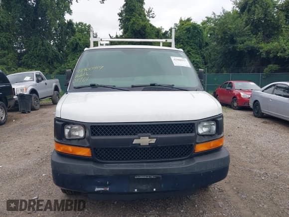 ✅ 2013 Chevrolet Express Cargo • VIN: 1GCSGAFX7D1182990 • Lot: 42900917. Wystawiony na IAAI z przebiegiem 200 639 mil. Bezpłatny archiwum sprzedaży aukcyjnych z USA i szczegółowy raport historii pojazdu na DreamBid. Zdjęcie 12.