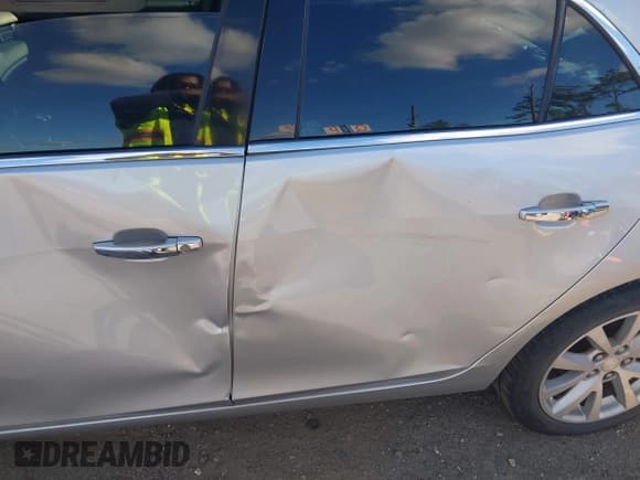 ✅ 2013 Chevrolet Malibu LTZ • VIN: 1G11H5SA7DF308505 • Lot: 43578971. Listed on IAAI with 252,140 mi. Free auction sales archive from the USA and detailed vehicle history report at DreamBid. Image 12.