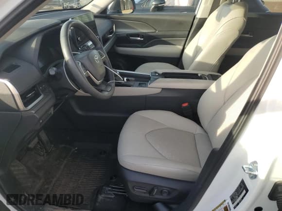 ✅ 2024 Toyota Highlander Hybrid Limited • VIN: 5TDACAB59RS009770 • Lot: 84189485. Listed on Copart with 24,665 mi. Free auction sales archive from the USA and detailed vehicle history report at DreamBid. Image 7.