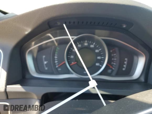 ✅ 2015 Volvo S60 T5 Drive-E • VIN: YV126MFJ8F2352152 • Lot: 71680624. Listed on Copart with Not provided. Free auction sales archive from the USA and detailed vehicle history report at DreamBid. Image 9.