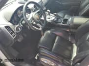 ✅ 2017 Porsche Cayenne S • VIN: WP1AB2A28HLA51524 • Лот: 67063955. Опубликован ранее на Copart с пробегом 61 039 миль. Бесплатный доступ к архиву аукционных продаж из США и подробный отчёт об истории автомобиля на DreamBid. Изображение 7.