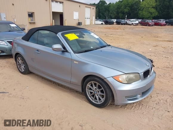✅ 2011 BMW 1 Series 128i • VIN: WBAUL7C55BVM81052 • Lot: 42618650. Listed on IAAI with 89,369 mi. Free auction sales archive from the USA and detailed vehicle history report at DreamBid. Image 1.