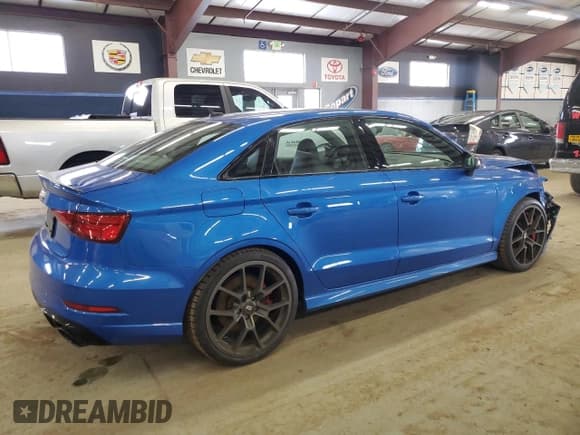 ✅ 2019 Audi RS 3 • VIN: WUABWGFF6KA903863 • Lot: 47354075. Wystawiony na Copart z przebiegiem 66 136 mil. Bezpłatny archiwum sprzedaży aukcyjnych z USA i szczegółowy raport historii pojazdu na DreamBid. Zdjęcie 3.