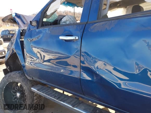 ✅ 2017 Chevrolet Silverado 2500HD Work Truck • VIN: 1GC1KUEY1HF191604 • Lot: 41229847. Wystawiony na IAAI z przebiegiem 90 103 mil. Bezpłatny archiwum sprzedaży aukcyjnych z USA i szczegółowy raport historii pojazdu na DreamBid. Zdjęcie 14.