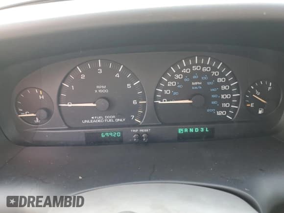 ✅ 1996 Plymouth Grand Voyager • VIN: 2P4GP44RXTR631273 • Lot: 82072755. Wystawiony na Copart z przebiegiem 69 920 mil. Bezpłatny archiwum sprzedaży aukcyjnych z USA i szczegółowy raport historii pojazdu na DreamBid. Zdjęcie 9.