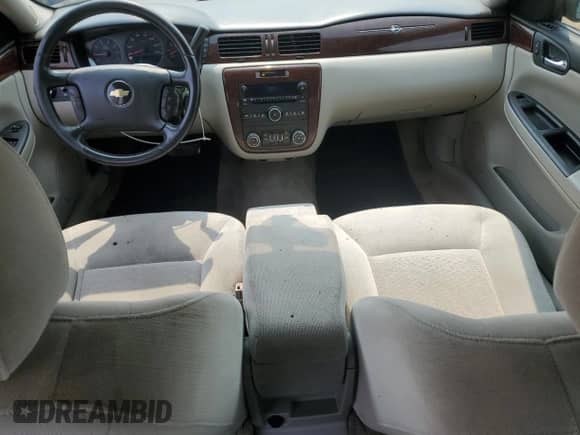 2010 Chevrolet Impala LS с VIN 2G1WA5EN1A1267493, выставлен на аукционе Copart как лот 67751185 с пробегом 176 872 миль миль и Списание • Salvage title. История ставок и продаж доступна на DreamBid. Изображение 8.