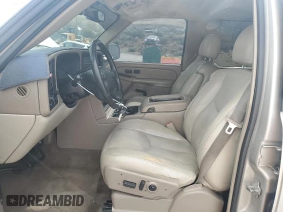 ✅ 2004 Chevrolet Suburban LT • VIN: 1GNEC16T44R312125 • Лот: 52427875. Опубликован ранее на Copart с пробегом 188 143 миль. Бесплатный доступ к архиву аукционных продаж из США и подробный отчёт об истории автомобиля на DreamBid. Изображение 7.