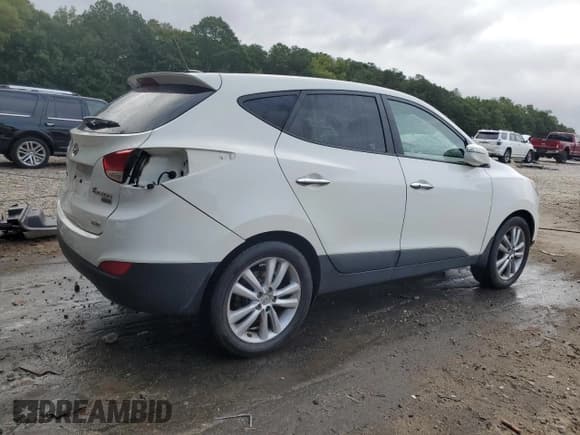 ✅ 2013 Hyundai Tucson GLS • VIN: KM8JUCACXDU609559 • Lot: 84447885. Listed on Copart with 213,627 mi. Free auction sales archive from the USA and detailed vehicle history report at DreamBid. Image 3.