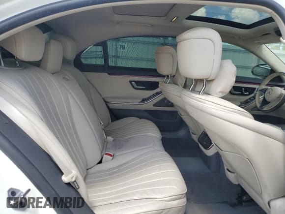 ✅ 2022 Mercedes-Benz S 500 • VIN: W1K6G6DB6NA166647 • Lot: 51752484. Wystawiony na Copart z przebiegiem 38 993 mil. Bezpłatny archiwum sprzedaży aukcyjnych z USA i szczegółowy raport historii pojazdu na DreamBid. Zdjęcie 10.