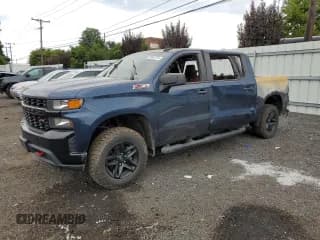 ✅ 2020 Chevrolet Silverado 1500 Custom Trail Boss • VIN: 3GCPYCEF5LG151230 • Lot: 69641974. Wystawiony na Copart z przebiegiem Nie podano. Bezpłatny archiwum sprzedaży aukcyjnych z USA i szczegółowy raport historii pojazdu na DreamBid. Zdjęcie 1.