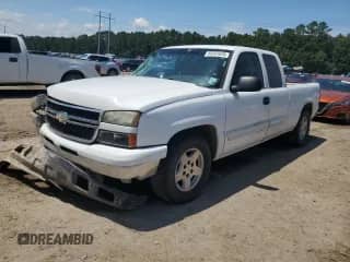 2007 Chevrolet Silverado 1500 LT1 with VIN 1GCEC19V87Z197331, listed as a Copart auction lot 66305025 with 321,634 mi miles and Salvage title. Bid and sale history available at DreamBid. Image 1.