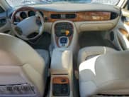 ✅ 2001 Jaguar XJ • VIN: SAJDA14C01LF28568 • Лот: 94040175. Опубликован ранее на Copart с пробегом 144 146 миль. Бесплатный доступ к архиву аукционных продаж из США и подробный отчёт об истории автомобиля на DreamBid. Изображение 8.