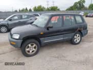 ✅ 1997 Toyota RAV4 • VIN: JT3HP10V6V7051229 • Lot: 42762280. Wystawiony na IAAI z przebiegiem 228 719 mil. Bezpłatny archiwum sprzedaży aukcyjnych z USA i szczegółowy raport historii pojazdu na DreamBid. Zdjęcie 2.