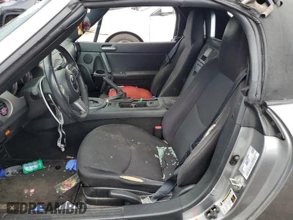 ✅ 2010 Mazda MX-5 Miata Touring • VIN: JM1NC2EF0A0209035 • Lot: 63233614. Wystawiony na Copart z przebiegiem 62 702 mil. Bezpłatny archiwum sprzedaży aukcyjnych z USA i szczegółowy raport historii pojazdu na DreamBid. Zdjęcie 11.