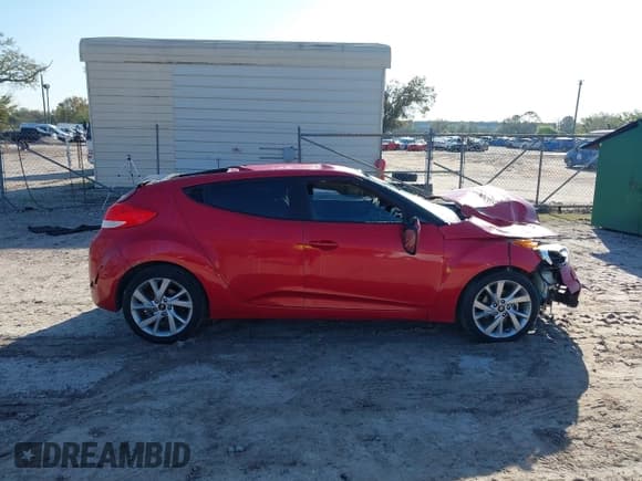 ✅ 2017 Hyundai Veloster • VIN: KMHTC6AD9HU317655 • Lot: 41686133. Wystawiony na IAAI z przebiegiem 50 207 mil. Bezpłatny archiwum sprzedaży aukcyjnych z USA i szczegółowy raport historii pojazdu na DreamBid. Zdjęcie 13.