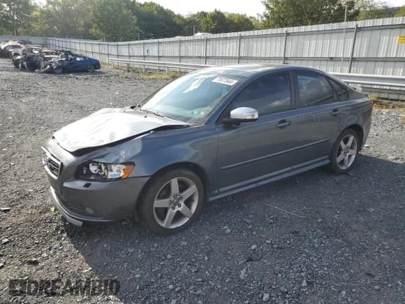 ✅ 2009 Volvo S40 R-Design • VIN: YV1MS672292450847 • Lot: 72077544. Listed on Copart with 173,349 mi. Free auction sales archive from the USA and detailed vehicle history report at DreamBid. Image 1.