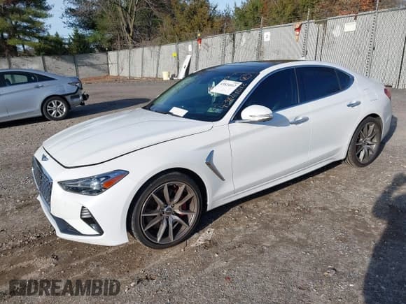 ✅ 2021 Genesis G70 3.3T • VIN: KMTG34LE0MU071526 • Lot: 43824012. Wystawiony na IAAI z przebiegiem 20 078 mil. Bezpłatny archiwum sprzedaży aukcyjnych z USA i szczegółowy raport historii pojazdu na DreamBid. Zdjęcie 2.