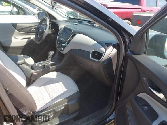 ✅ 2022 Chevrolet Equinox LS • VIN: 2GNAXFEV3N6116953 • Lot: 43184179. Wystawiony na IAAI z przebiegiem 142 651 mil. Bezpłatny archiwum sprzedaży aukcyjnych z USA i szczegółowy raport historii pojazdu na DreamBid. Zdjęcie 5.