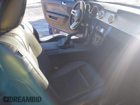 ✅ 2006 Ford Mustang Standard • VIN: 1ZVHT80NX65232392 • Lot: 43809271. Listed on IAAI with Not provided. Free auction sales archive from the USA and detailed vehicle history report at DreamBid. Image 5.