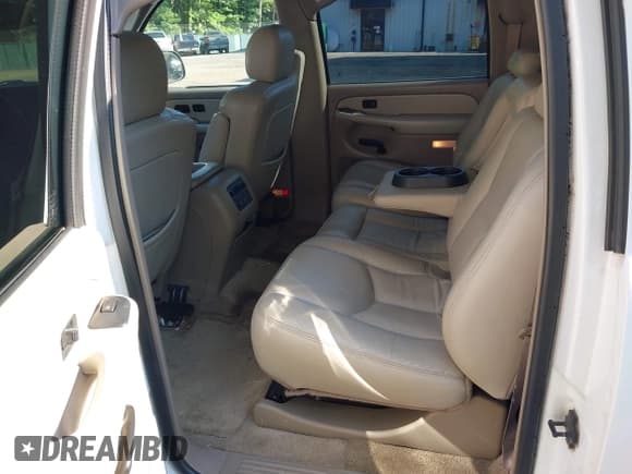 ✅ 2003 Chevrolet Suburban LT • VIN: 1GNFK16Z73R223479 • Лот: 43026242. Опубликован ранее на IAAI с пробегом 167 732 миль. Бесплатный доступ к архиву аукционных продаж из США и подробный отчёт об истории автомобиля на DreamBid. Изображение 8.