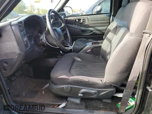 ✅ 2003 Chevrolet Blazer LS • VIN: 1GNDT13X43K162107 • Lot: 74463044. Wystawiony na Copart z przebiegiem 203 004 mil. Bezpłatny archiwum sprzedaży aukcyjnych z USA i szczegółowy raport historii pojazdu na DreamBid. Zdjęcie 7.