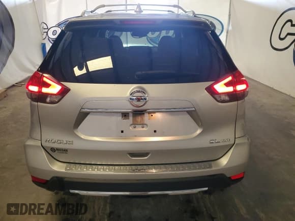 ✅ 2017 Nissan Rogue SL • VIN: JN8AT2MV9HW026364 • Лот: 84241415. Опубликован ранее на Copart с пробегом 135 984 миль. Бесплатный доступ к архиву аукционных продаж из США и подробный отчёт об истории автомобиля на DreamBid. Изображение 6.