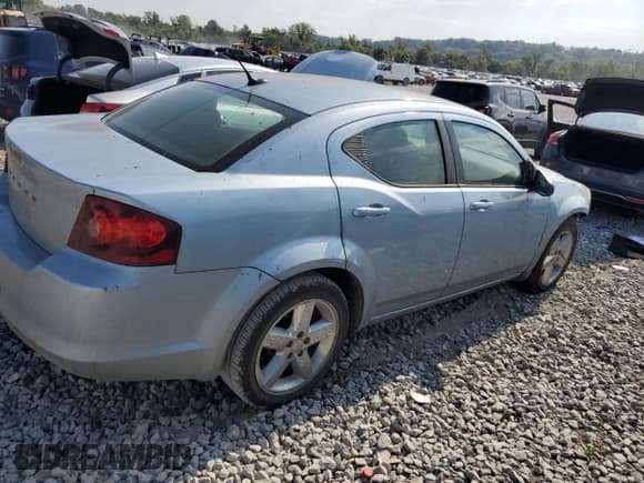 ✅ 2013 Dodge Avenger SE • VIN: 1C3CDZAB0DN687824 • Лот: 72419164. Опубликован ранее на Copart с пробегом 168 075 миль. Бесплатный доступ к архиву аукционных продаж из США и подробный отчёт об истории автомобиля на DreamBid. Изображение 3.