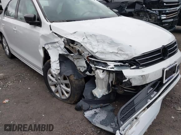 ✅ 2015 Volkswagen Jetta SE • VIN: 3VWD17AJ3FM298805 • Lot: 43700047. Wystawiony na IAAI z przebiegiem 131 342 mil. Bezpłatny archiwum sprzedaży aukcyjnych z USA i szczegółowy raport historii pojazdu na DreamBid. Zdjęcie 6.