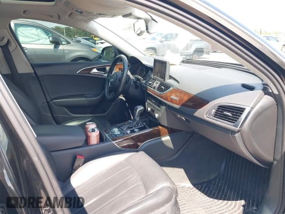 ✅ 2017 Audi A6 Prestige • VIN: WAUH2AFC2HN126134 • Лот: 42783581. Опубликован ранее на IAAI с пробегом 123 293 миль. Бесплатный доступ к архиву аукционных продаж из США и подробный отчёт об истории автомобиля на DreamBid. Изображение 5.