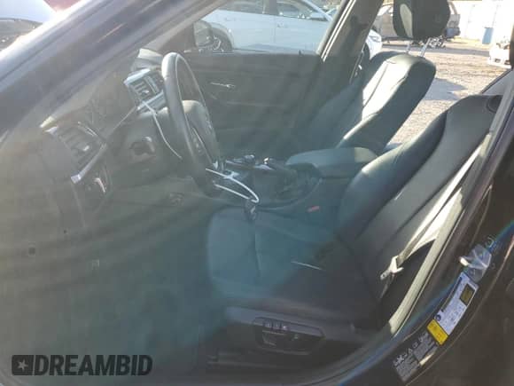 2015 BMW 3 Series 328i xDrive с VIN WBA3B3G50FNT18557, выставлен на аукционе Copart как лот 85392045 с пробегом 101 085 миль миль и Списание • Salvage title. История ставок и продаж доступна на DreamBid. Изображение 7.