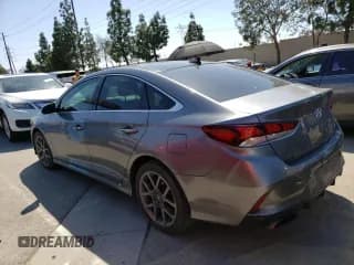 ✅ 2019 Hyundai Sonata Limited • VIN: 5NPE34AB8KH751065 • Лот: 47403853. Опубликован ранее на Copart с пробегом 71 620 миль. Бесплатный доступ к архиву аукционных продаж из США и подробный отчёт об истории автомобиля на DreamBid. Изображение 2.