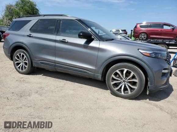 ✅ 2022 Ford Explorer ST-Line • VIN: 1FMSK7KH5NGA28935 • Lot: 52208595. Wystawiony na Copart z przebiegiem 59 924 mil. Bezpłatny archiwum sprzedaży aukcyjnych z USA i szczegółowy raport historii pojazdu na DreamBid. Zdjęcie 4.
