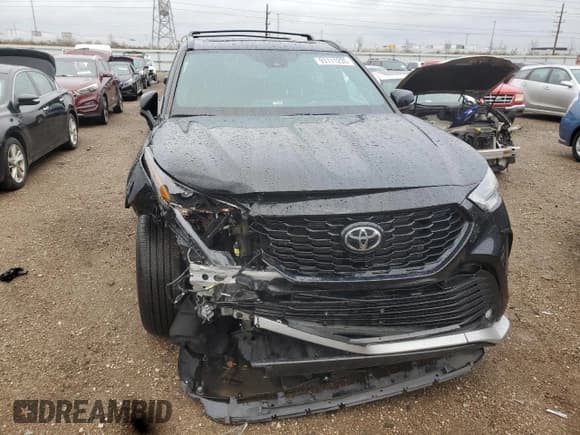 ✅ 2022 Toyota Highlander XSE • VIN: 5TDJZRBH9NS220551 • Lot: 93111235. Listed on Copart with 46,607 mi. Free auction sales archive from the USA and detailed vehicle history report at DreamBid. Image 5.