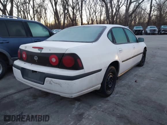 ✅ 2005 Chevrolet Impala Police Police • VIN: 2G1WF55K759339957 • Lot: 41668313. Wystawiony na IAAI z przebiegiem 211 617 mil. Bezpłatny archiwum sprzedaży aukcyjnych z USA i szczegółowy raport historii pojazdu na DreamBid. Zdjęcie 4.